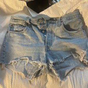 Light wash Levi’s shorts
